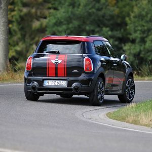 MINI-JCW-Countryman_104
