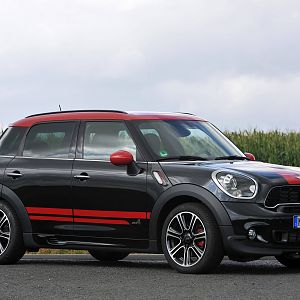 MINI-JCW-Countryman_105