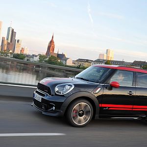 MINI-JCW-Countryman_106
