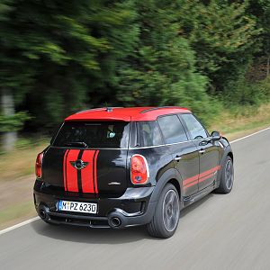MINI-JCW-Countryman_108
