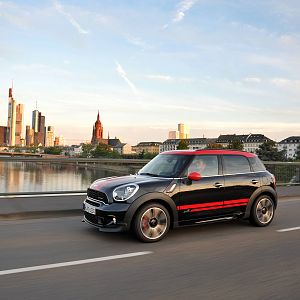 MINI-JCW-Countryman_117