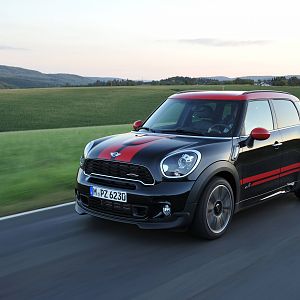MINI-JCW-Countryman_130