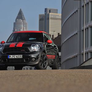MINI-JCW-Countryman_131