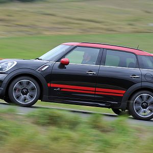 MINI-JCW-Countryman_160
