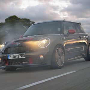 2013-MINI-GP-John-Cooper-Works-JCW_001