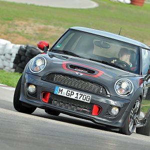 2013-MINI-GP-John-Cooper-Works-JCW_006