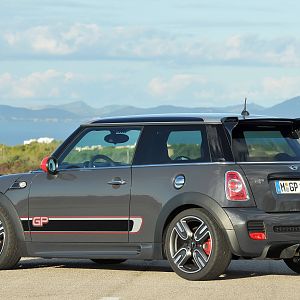 2013-MINI-GP-John-Cooper-Works-JCW_023