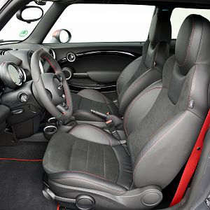 2013-MINI-GP-John-Cooper-Works-JCW_027