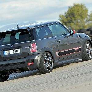 2013-MINI-GP-John-Cooper-Works-JCW_033