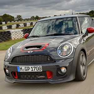 2013-MINI-GP-John-Cooper-Works-JCW_034