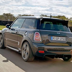 2013-MINI-GP-John-Cooper-Works-JCW_036