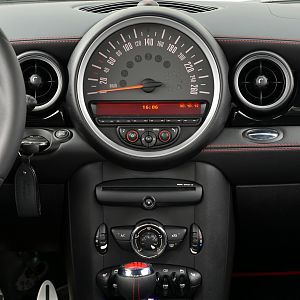 2013-MINI-GP-John-Cooper-Works-JCW_041