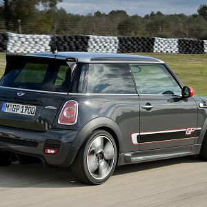 2013-MINI-GP-John-Cooper-Works-JCW_046