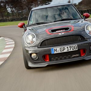 2013-MINI-GP-John-Cooper-Works-JCW_051