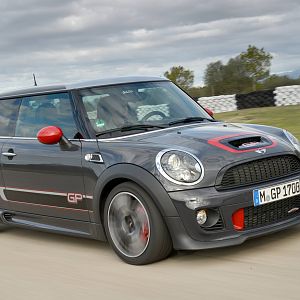 2013-MINI-GP-John-Cooper-Works-JCW_065