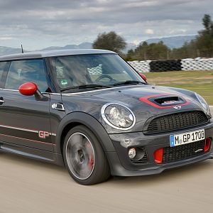 2013-MINI-GP-John-Cooper-Works-JCW_066