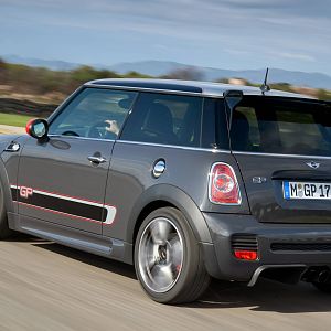 2013-MINI-GP-John-Cooper-Works-JCW_075