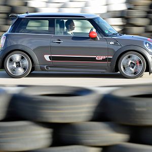2013-MINI-GP-John-Cooper-Works-JCW_076