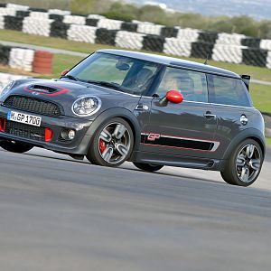 2013-MINI-GP-John-Cooper-Works-JCW_078