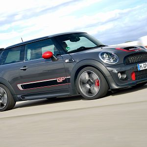 2013-MINI-GP-John-Cooper-Works-JCW_088