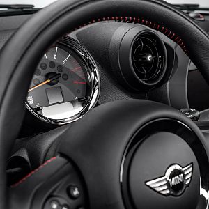 2013-MINI-Paceman-John-Cooper-Works-JCW_003