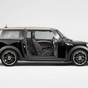 2013_MINI_Clubman_Bond_St_002
