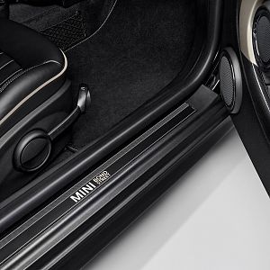 2013_MINI_Clubman_Bond_St_005