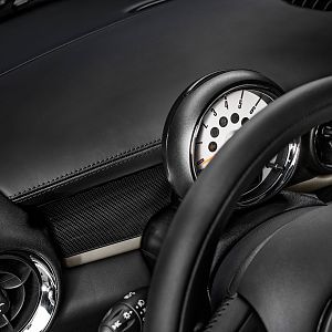 2013_MINI_Clubman_Bond_St_007