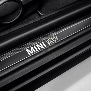2013_MINI_Clubman_Bond_St_014