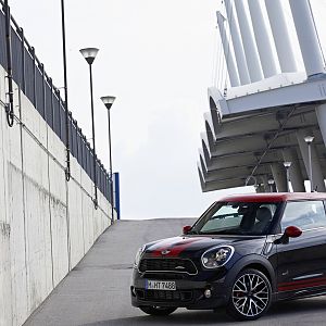 2013_MINI_John_Cooper_Works_Paceman_058