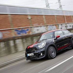 2013_MINI_John_Cooper_Works_Paceman_073