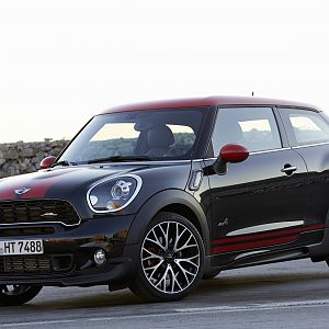 2013_MINI_John_Cooper_Works_Paceman_088