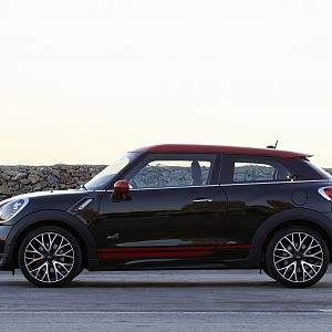 2013_MINI_John_Cooper_Works_Paceman_089