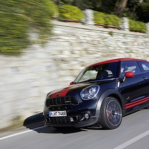 2013_MINI_John_Cooper_Works_Paceman_095