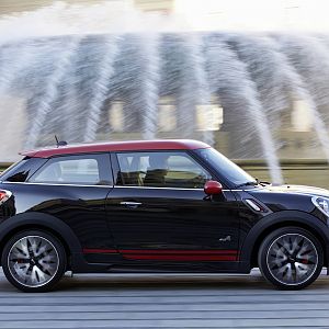 2013_MINI_John_Cooper_Works_Paceman_098