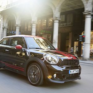 2013_MINI_John_Cooper_Works_Paceman_106