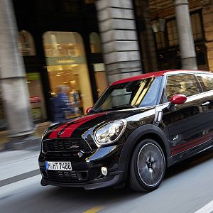 2013_MINI_John_Cooper_Works_Paceman_124