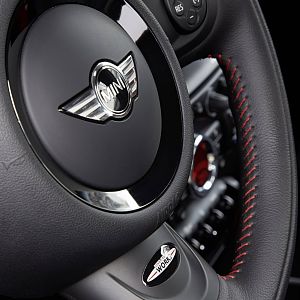 2013_MINI_John_Cooper_Works_Paceman_127