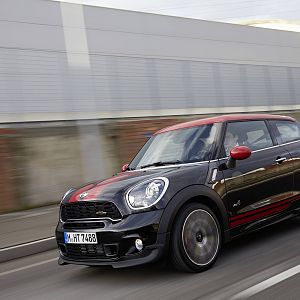 2013_MINI_John_Cooper_Works_Paceman_157