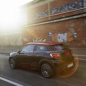 2013_MINI_John_Cooper_Works_Paceman_170