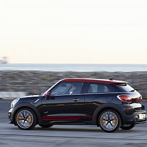 2013_MINI_John_Cooper_Works_Paceman_175