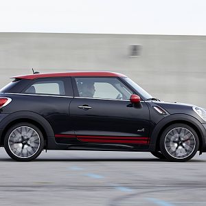 2013_MINI_John_Cooper_Works_Paceman_176