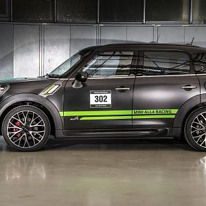 2013_MINI_John_Cooper_Works_Countryman_ALL4_Dakar_Special_Edition_009