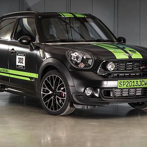 2013_MINI_John_Cooper_Works_Countryman_ALL4_Dakar_Special_Edition_012