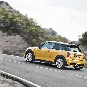 2014_MINI_Coopper_F56_11