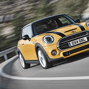 2014_MINI_Coopper_F56_14