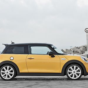 2014_MINI_Coopper_F56_17