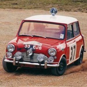 mini-cooper-at-rallye-monte-carlo-285x211