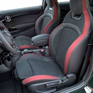 2015_MINI_John_Cooper_Works_017
