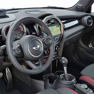 2015_MINI_John_Cooper_Works_023